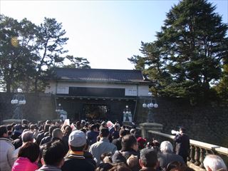 20140102_皇居一般参賀＋靖国神社参拝16_320.JPG